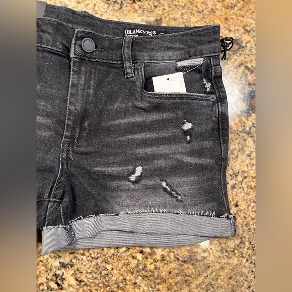 NWT Blank NYC The Fulton Distressed Roll Up Shorts - Picture 8 of 16
